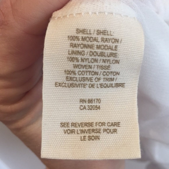 Romantics ivory sleeveless blouse - Small - Picture 8 of 8